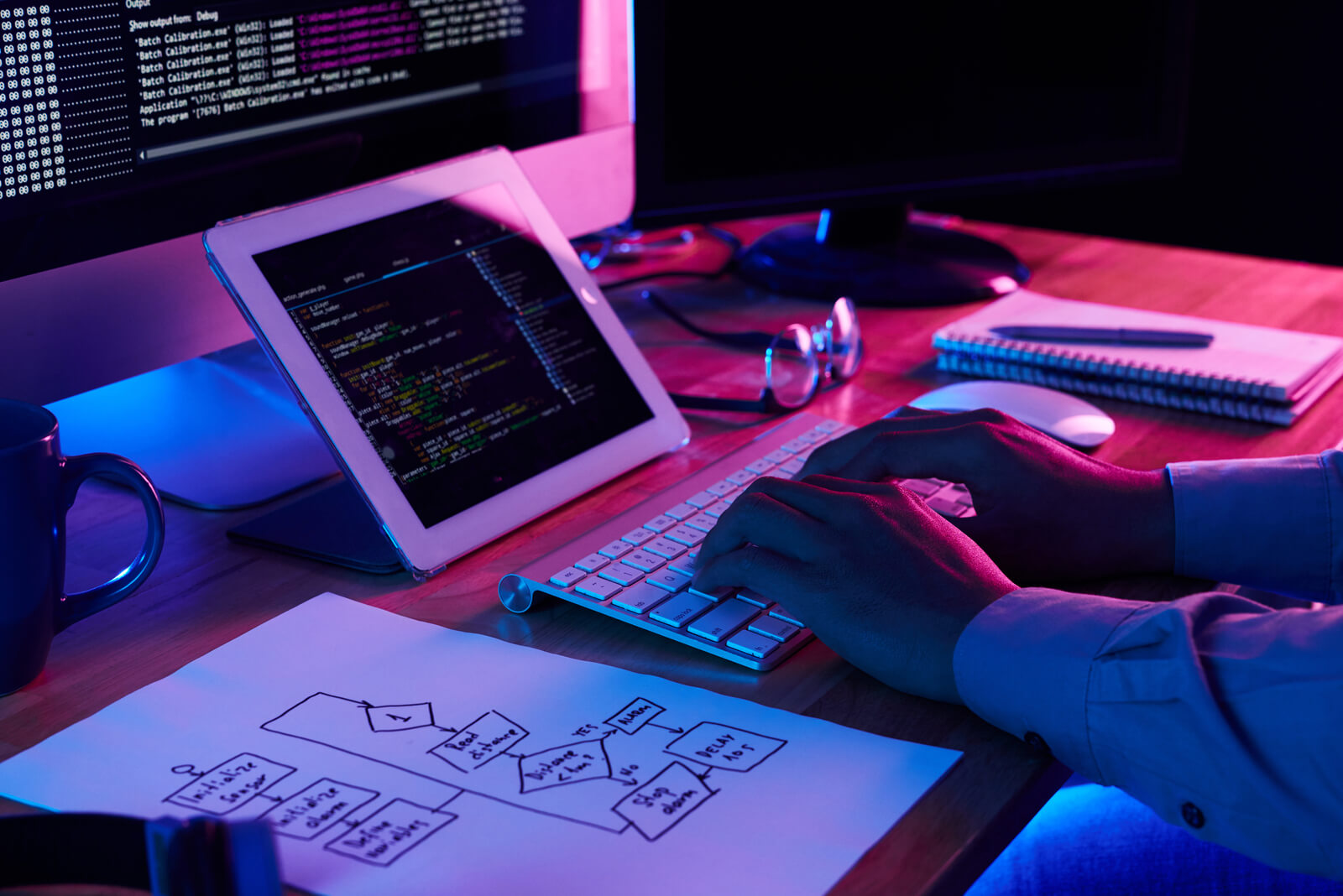 close-up-image-programer-working-his-desk-office